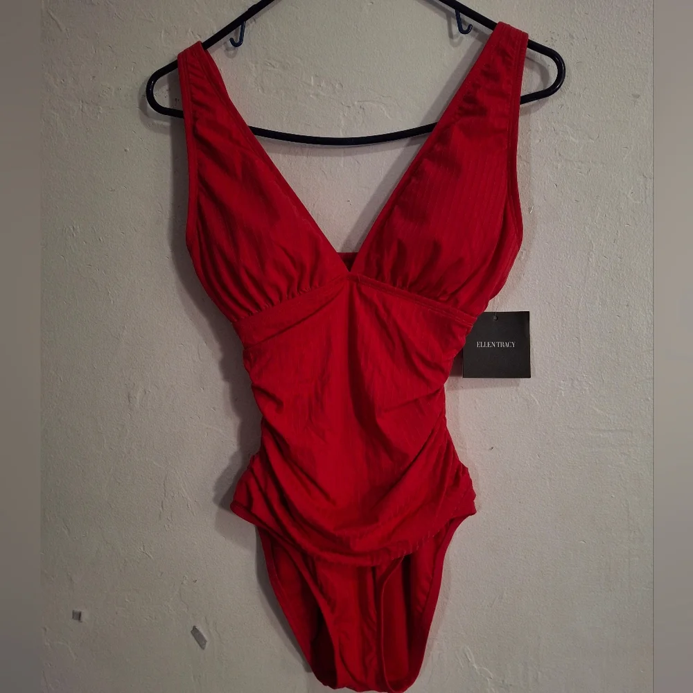Ellen Tracy Vibrant Magenta Swimsuit Size 6.